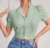 Minimalist Crop Shirt – Understated, Overdelivering